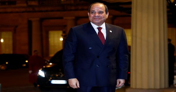 السيسي يأمر الحكومة بسرعة تنفيذ مشروع السيسي يأمر الحكومة بسرعة تنفيذ مشروع