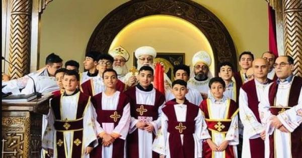 صور.. قداس عيد الصليب ورسامة شمامسة جدد بكنيسة البابا كيرلس في إيبارشية هولندا