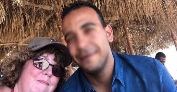 مصري خدع زوجته البريطانية بـ«الحب»: «أخد فلوسها وقالها يا تخينة»