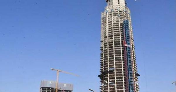 وزير الإسكان : تنفيذ 53 دورا بالبرج الأيقونى بالعاصمة الإدارية - صور وزير الإسكان : تنفيذ 53 دورا بالبرج الأيقونى بالعاصمة الإدارية - صور