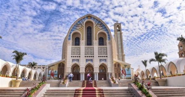 فرد واحد في كل دكة.. الكنيسة الأرثوذكسية تعيد القداسات بدءًا من 31 يناير الجاري