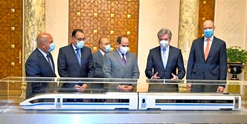بتكلفة 360 مليار جنيه .. إنشاء قطار كهربائي سريع يربط العين السخنة بالعلمين الجديدة - صور