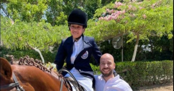 الطفل "محمود" بطل فروسية ومريض سرطان اتعاقب في أول يوم دراسة : المستر ضربني وقالى أخرج عند امك