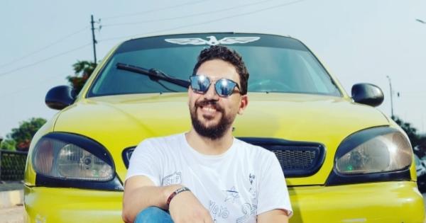 «بلوجر» ينقذ طفلة بعد خروجها من الحضانة: كانت قاعدة على «قضبان القطر»