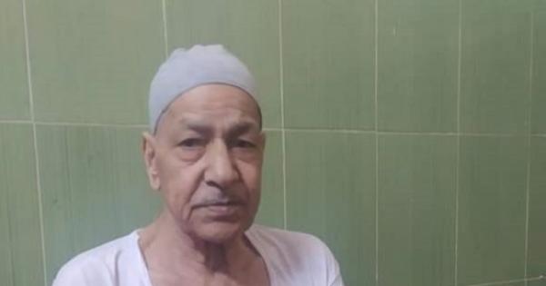 مسن يعيش وحده بغرفة بعد طرد أبنائه الـ13 له : خايف أموت ومحدش يحس بيا - صور
