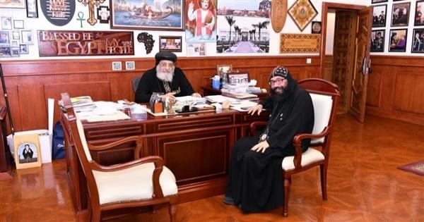 البابا تواضروس يستقبل الأنبا يوليوس