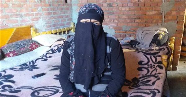 ربة منزل بسوهاج : مش لاقية آكل وكنت هرمي عيالي في الشارع - فيديو
