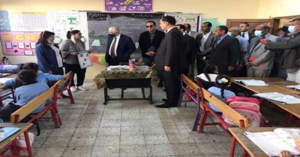 مدير مدرسة الملكات: الوزير وعد طلاب الصف الرابع الابتدائي بتخفيف المنهج
