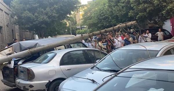 بسبب الطقس السيئ.. سقوط عمود إنارة بطريق مصر إسكندرية الزراعي ببنها