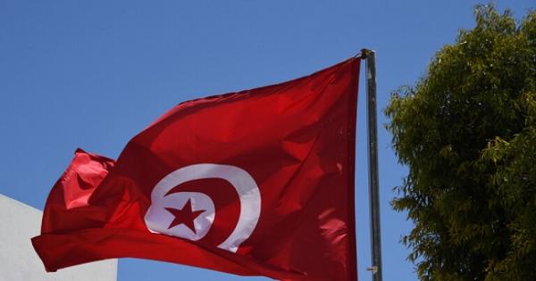 خطف لاعب كرة قدم تونسي وسرقة هاتفه وتصويره بأوضاع مخلة