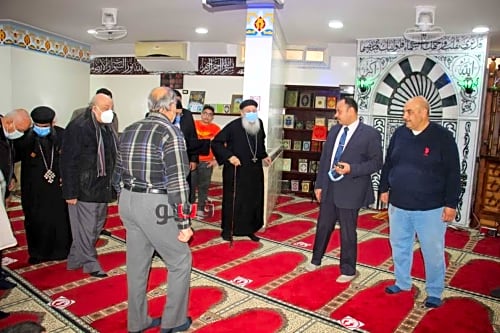 وفد قبطي يشارك في افتتاح مسجد بالغربية | صور