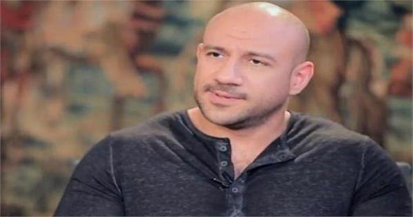 إصابة أحمد مكى بفيروس كورونا وخضوعه للعزل المنزلى وبروتوكول العلاج