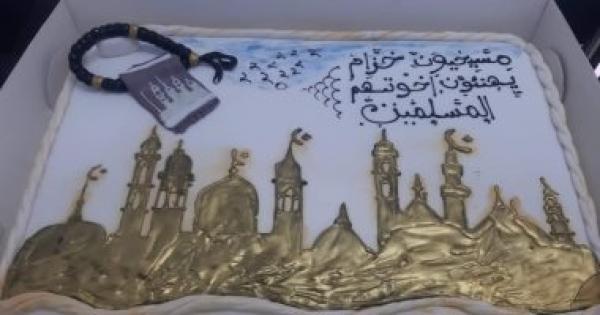 تورتة مسيحيى قرية خزام بقنا تجمع الكنيسة والجامع فى التهنئة بافتتاح مسجد عباد الرحمن