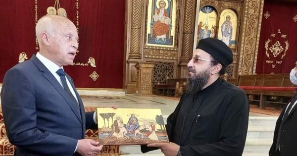 الرئيس التونسي يزور كاتدرائية ميلاد المسيح..صور
