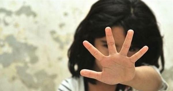 التحقيق في واقعة خنق طفلة ٣ سنوات على يد والدتها بأوسيم