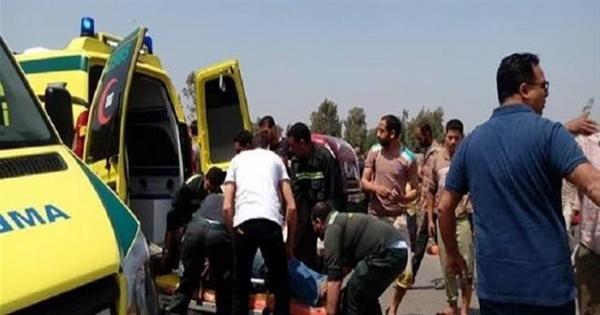 إصابة 17 شخصا في إنقلاب اتوبيس بالعاشر من رمضان