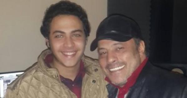 الفنان عمرو عبد الجليل يكشف عن إصابة ابنه بمرض خطير ويطلب من جمهوره الدعاء