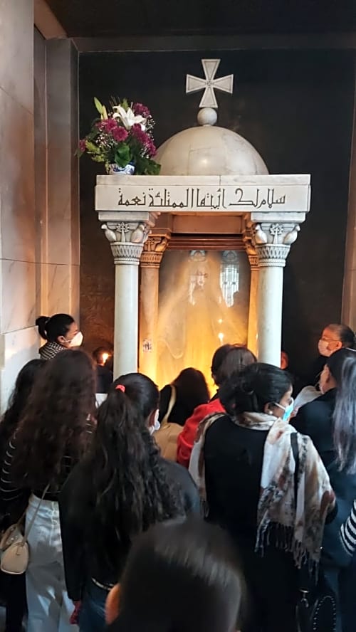 ÙƒÙ†ÙŠØ³Ø© Ø§Ù„Ø¹Ø°Ø±Ø§Ø¡ ØªØ³ØªÙ‚Ø¨Ù„ Ø§Ù„Ø²ÙˆØ§Ø± ÙÙŠ ØªØ°ÙƒØ§Ø± Ø¸Ù‡ÙˆØ±Ù‡Ø§ Ø¨Ø­ÙŠ Ø§Ù„Ø²ÙŠØªÙˆÙ† - ØµÙˆØ±