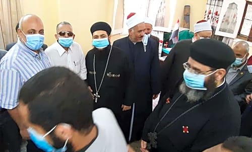 وفد كنسى يشارك في افتتاح مسجد "دهيس سيدى أبى عمرة" بجرجا سوهاج.. صور