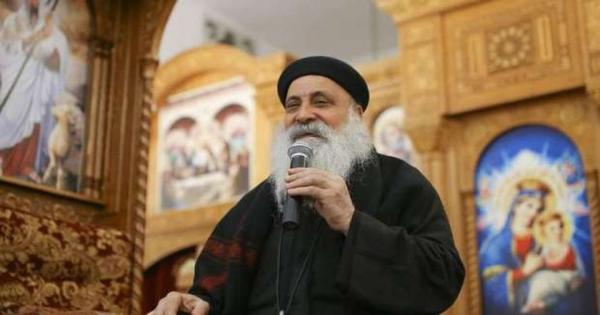 بعد أسبوع من وفاة زوجته.. نياحة القمص صرابامون كاهن كنيسة الملاك بالأقصر