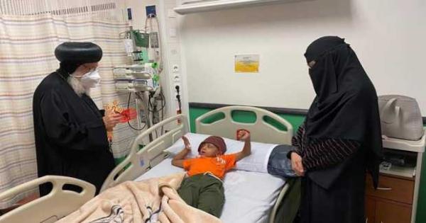 الأنبا قزمان يزور مستشفى علاج سرطان الأطفال