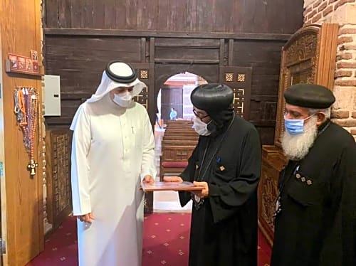 سفير البحرين في زيارة لكنائس مصر القديمة - صور