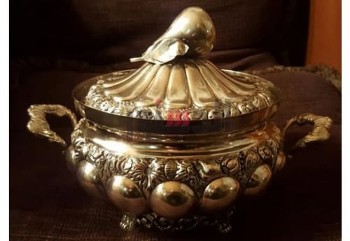 جولة في "مغارة علي بابا".. صور جديدة من داخل "شقة الزمالك"