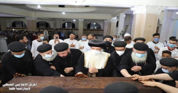رسامة شمامسة لـ 6 كنائس في عيد أبونا يسى ميخائيل بإيبارشية طما - صور