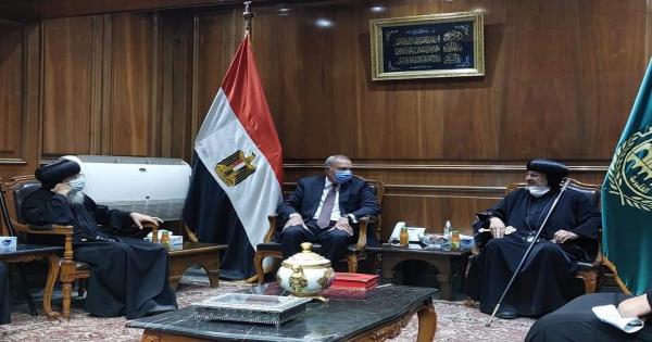 الانبا مرقس والأنبا مكسيموس بمقر محافظة القليوبية لتقديم التهنئة بالعيد
