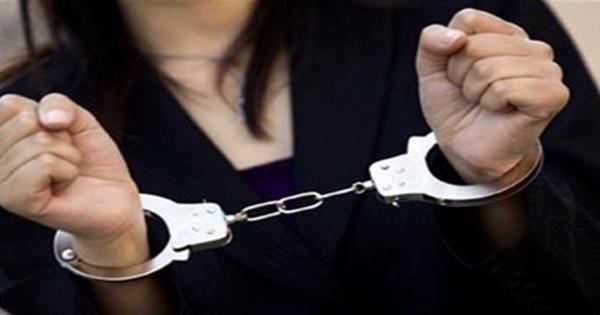 تعدى عليها مطبقا على عنقها فأرادت تخويفه بالسكين.. النيابة تأمر بحبس المتهمة بقتل زوجها