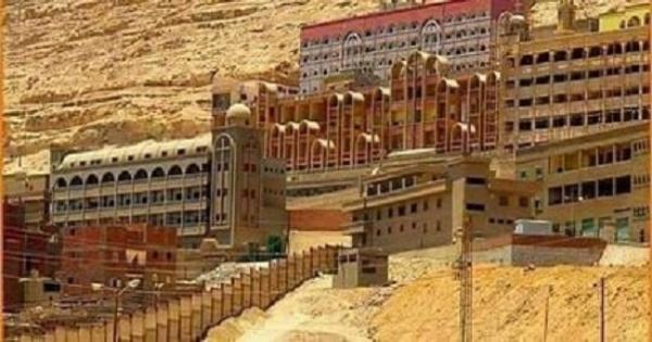 دير السيدة العذراء بجبل اسيوط الشهير ب" درنكة "