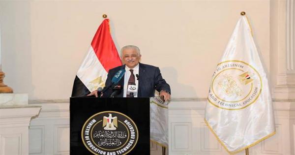 حالة من الغضب بسبب قصيدة "شوقي" بكتاب العربي لـ 4 ابتدائي..والوزير يوضح الأمر
