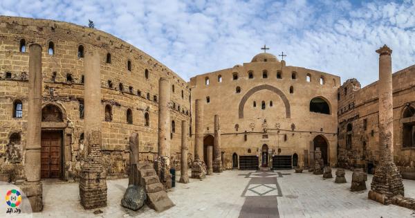 سقوط أحجار الجدار الشمالي للدير الأبيض.. جرس إنذار للمسئولين