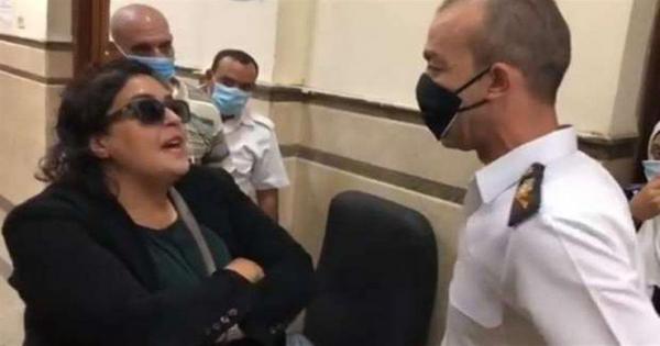 صدق السيسي على إحالتها للمعاش.. تفاصيل واقعة تعدي "سيدة المحكمة" على ضابط شرطة
