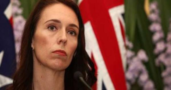 رئيسة وزراء نيوزيلندا تؤجل حفل زفافها بسبب ارتفاع إصابات أوميكرون