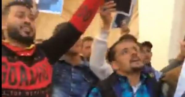 "نتنقل من قرية لآخري وننقل الأطفال بسيارات".. قبطى بعزبة "فرج الله" يروى معاناتهم من أجل الصلاة فى ظل وقف بناء كنيستهم - فيديو
