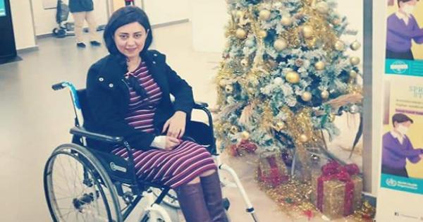 مذيعة CTV هبة كميل تنشر صورة لها وهي على كرسي متحرك وتوجه رسالة امل