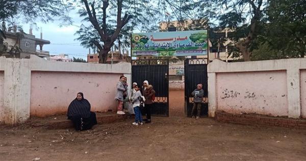 هتافات مدوية لتلاميذ الصف الرابع الابتدائي أمام اللجان بالدقهلية | فيديو