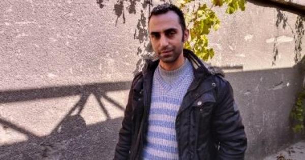 "بطل عظيم" شاف أتوبيس بيتحرق نط بالنار وأنقذ الركاب: معملتش غير الواجب.. فيديو