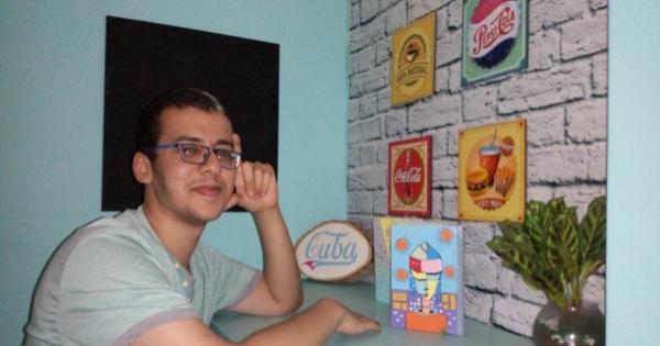 «عزوز» متلازمة «واردينبيرغ» حرمته من السمع.. ضحية للتنمر والحرمان من العمل