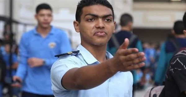 صور طلاب الشرطة المدرسية تتصدر التريند في أول أيام الدراسة.. ومتابعون يسخرون: خدوه على اللانش بوكس