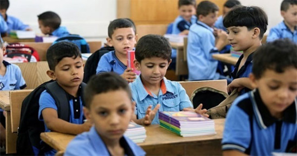عن فصل الطلاب المسيحيين عن زملائهم المسلمين بمدرسة بشبرا الخيمة.. عماد توماس : وزارة الشباب رفضت انشاء دينى تابع للكنيسة بداعى الطائفية والتعليم ترسخ التمييز الدينى