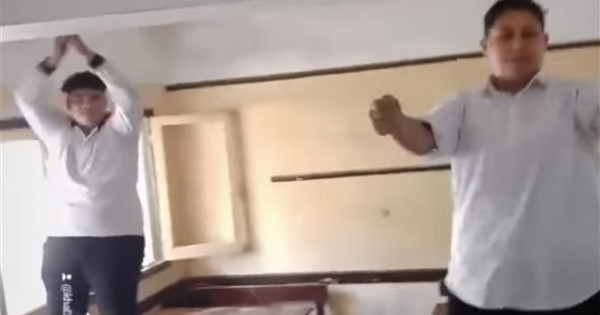 أغاني مهرجانات ورقص داخل أحد الفصول المدرسية في الدقهلية | فيديو