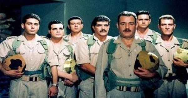 يُمجد السادات ويغفل دور مبارك.. منتج فيلم حائط البطولات يكشف سبب تأجيل العمل 15 عامًا