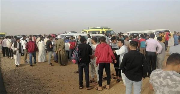 حادث يكشف لصوص الدعم.. انقلاب سيارة محملة بـ 8.5 طن سكر تمويني لبيعها في السوق السوداء