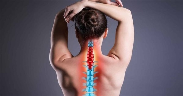 أعراض الانزلاق الغضروفي البسيط.. تختلف حسب مكان الإصابة