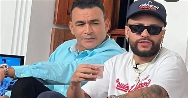الحضري يشارك صورة برفقة نيمار ويعلق: قاعد معانا شوية