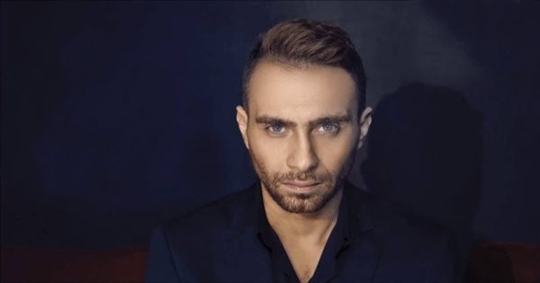 زعلان على شلتك يا بطيخة.. رسالة غامضة من حسام حبيب بعد تصريحات شقيق شيرين