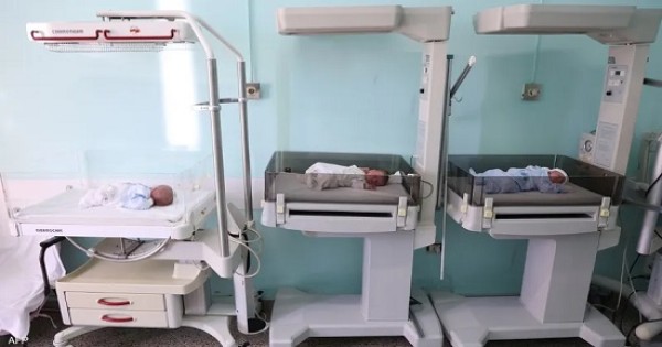 تراجع قياسي بأعداد مواليد اليابان.. ومسؤول يعد بتشجيع الزيجات