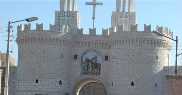 عضو اللجنة البابوية يروي قصة دير المحرق